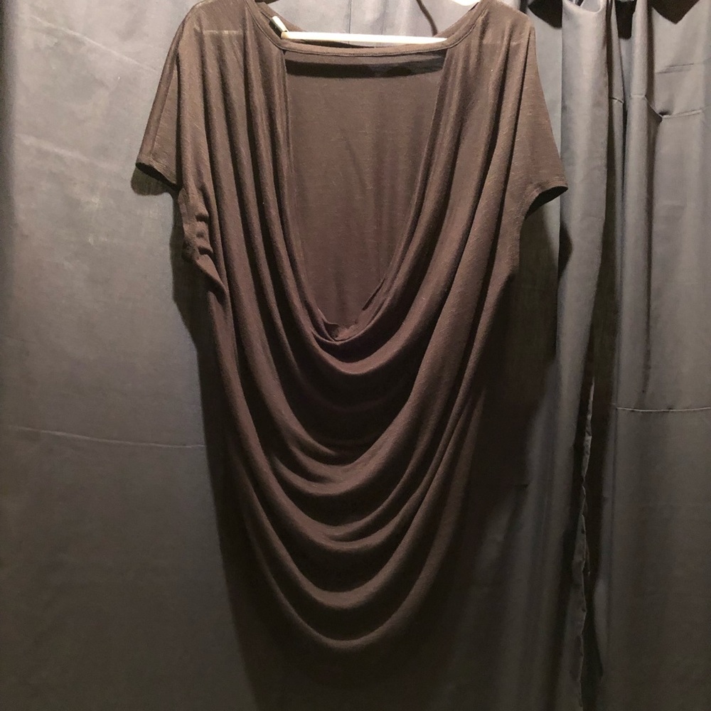 Black backless shirt